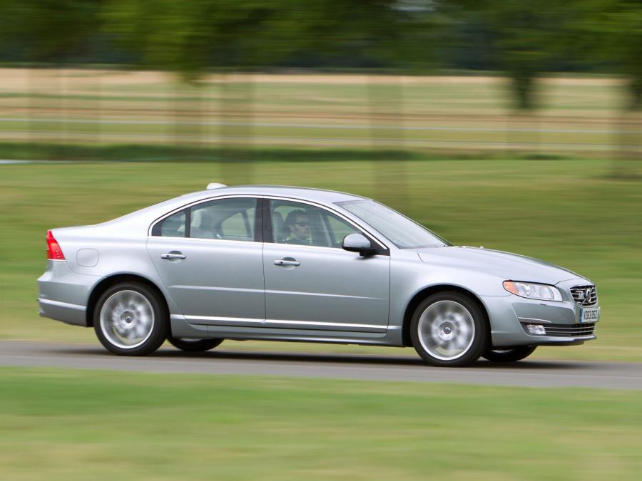  Volvo S80 2013 года  (UK) (фото 6 из 12)